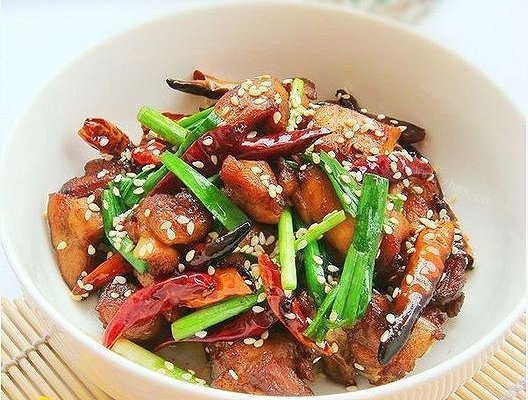 备受追捧：辣子鸡丁