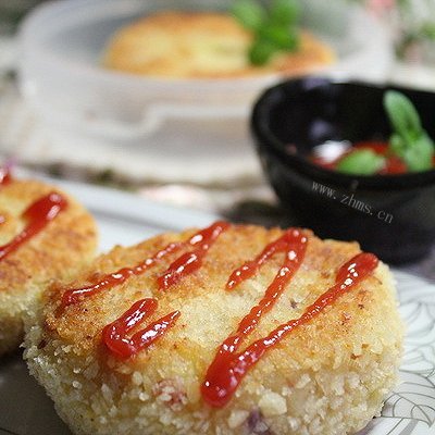 松仁培根土豆饼
