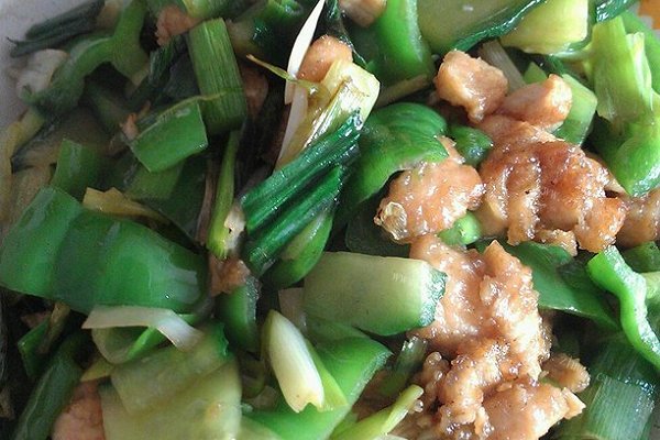 美味柿椒青瓜炒鸡丁