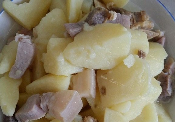 美味咸肉炖土豆