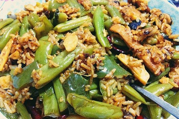 豆角焖饭