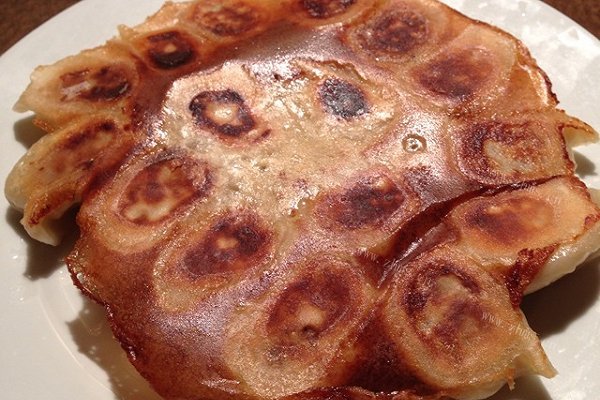家常冰花生煎饺子