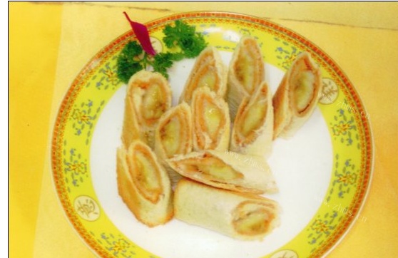 滋补的香蕉土司卷