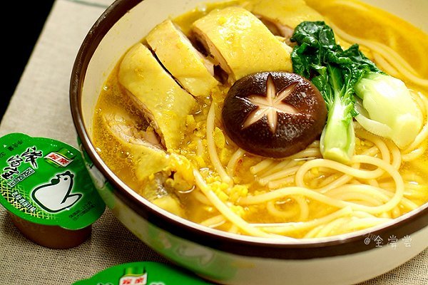 自制「浓汤宝」—淡咖喱鸡汤面