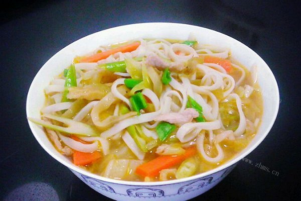 竹笋煮面条