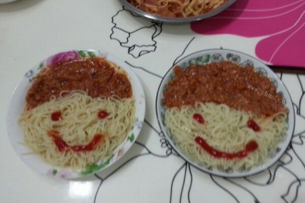 双胞胎意式肉酱面