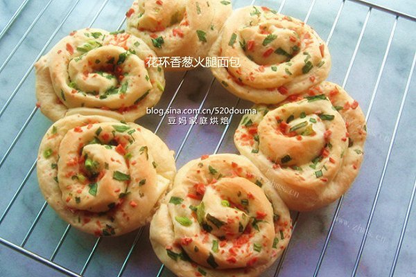 花环香葱火腿面包