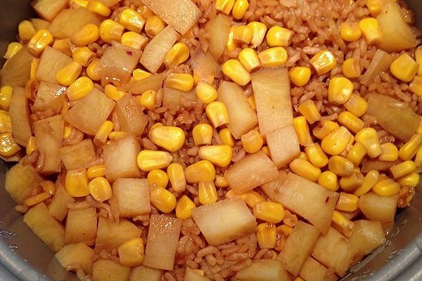 玉米红薯电煲饭