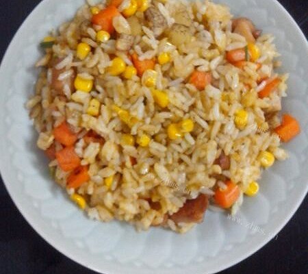 家常黑椒杂蔬金银炒饭