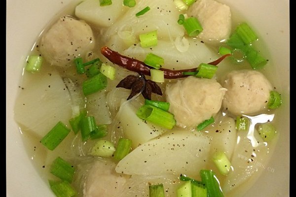 萝卜贡丸粉丝汤
