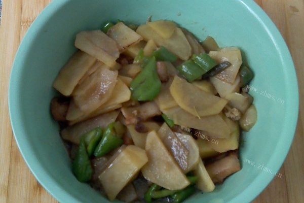 土豆片炒辣椒