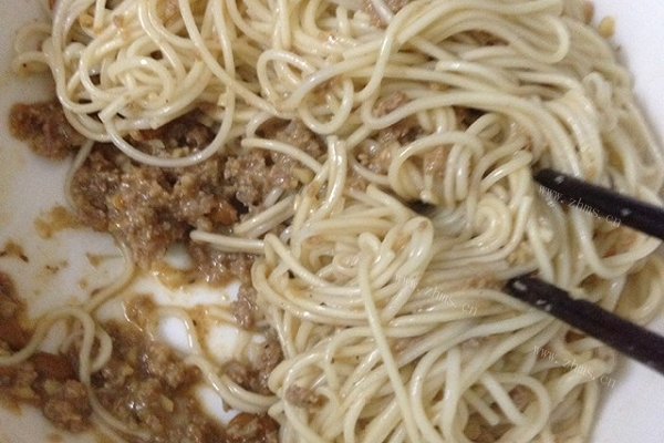 家常肉酱拌面