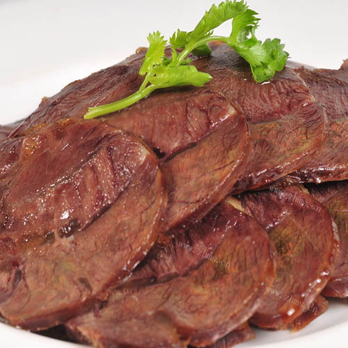 诱人的酱牛肉