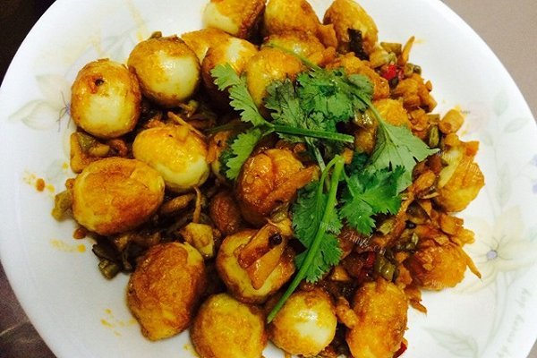 豇豆角鹌鹑蛋