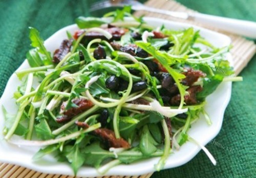 酱油肉炒蒲公英