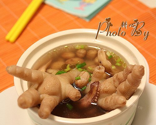 自制鸡脚花生汤