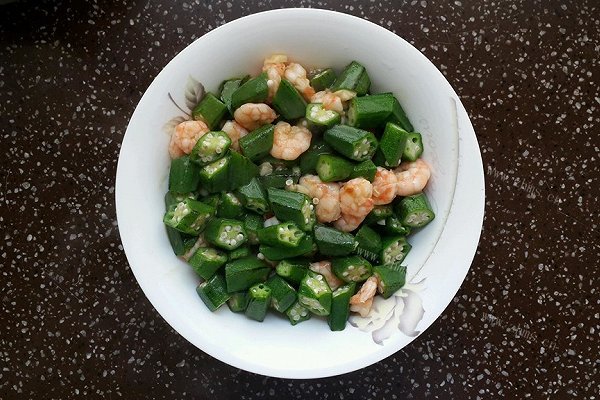 家常鲜虾炒秋葵