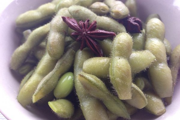 闲暇小吃-水煮毛豆