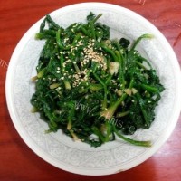 韩国料理：拌菠菜