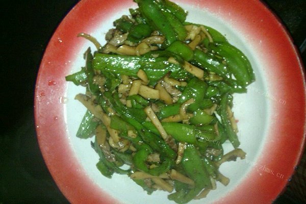 家常青椒墨鱼肉丝