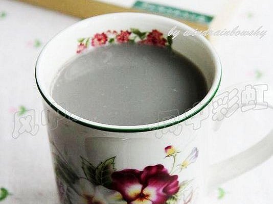 营养芝麻黑豆浆
