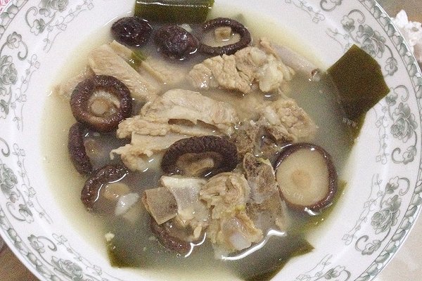 香菇海带排骨汤
