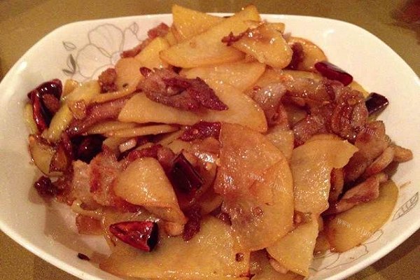 土豆片烧花肉