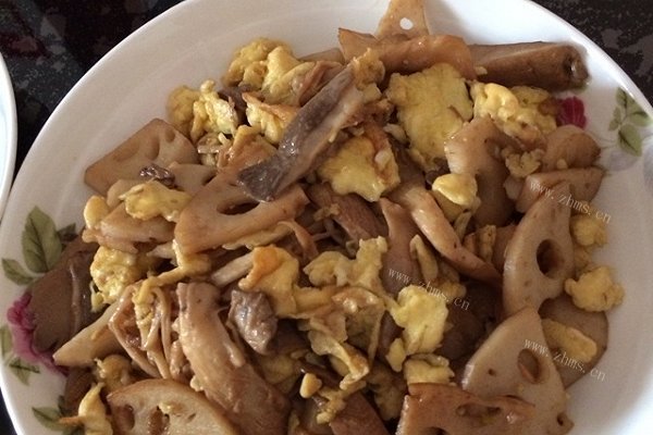 美味莲藕平菇炒鸡蛋
