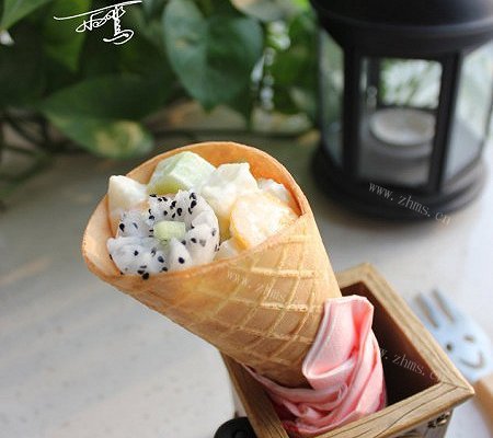 脆筒水果沙拉