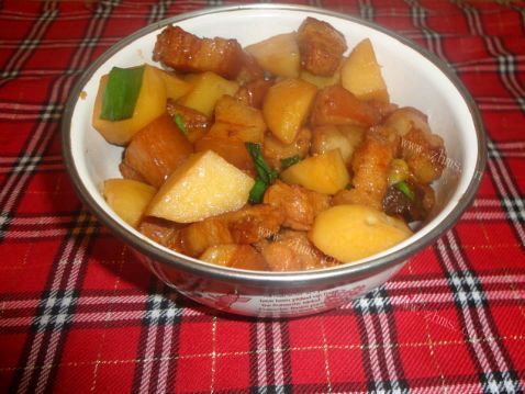 家庭版土豆焖五花肉