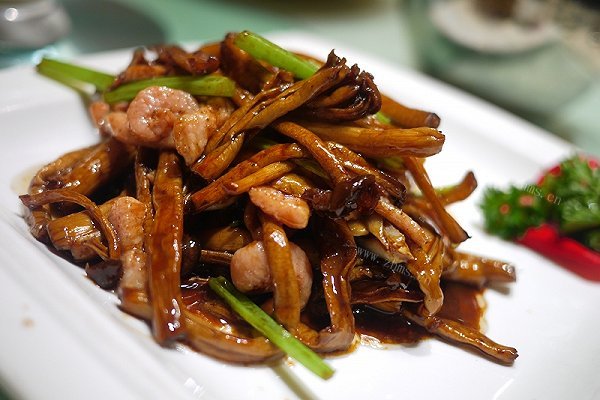 茶树菇炒肉片