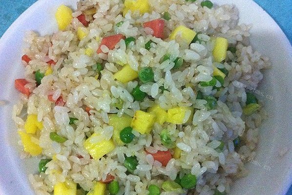 自制菠萝炒饭