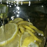 排毒养颜柠檬水