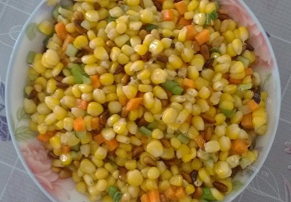 自制松仁玉米