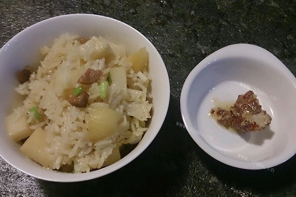 土豆酱肉闷饭