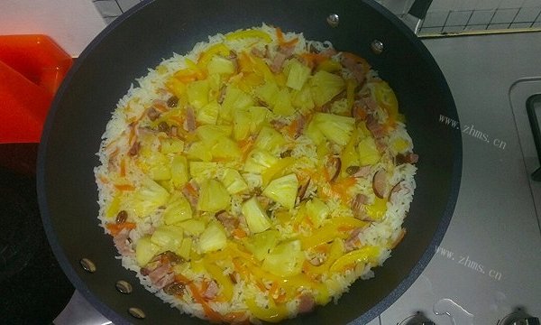美味凤梨香料饭