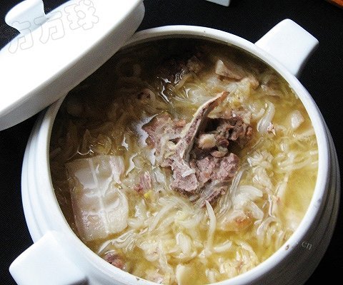 大骨头炖酸菜