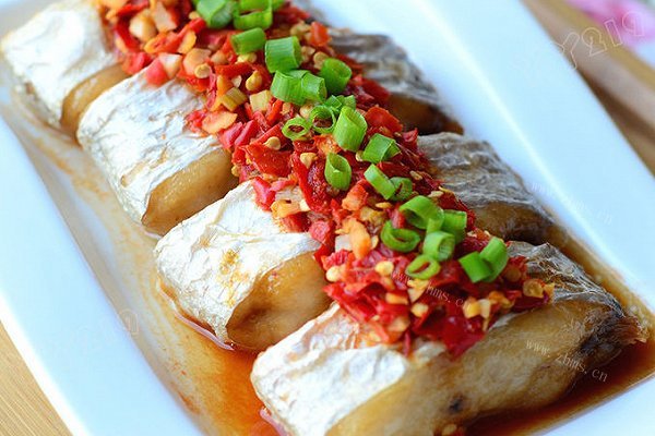 剁椒蒸带鱼-宜酒宜饭的的蒸菜