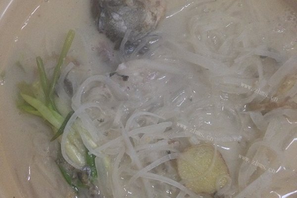 萝卜丝鲫鱼汤