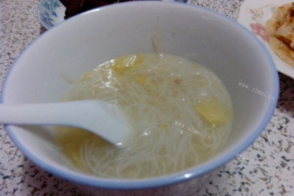 家常鸭腿粉丝汤