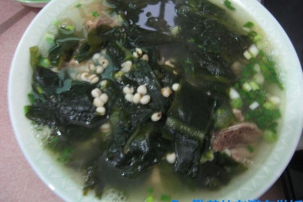 除湿养颜-排骨薏米海带汤