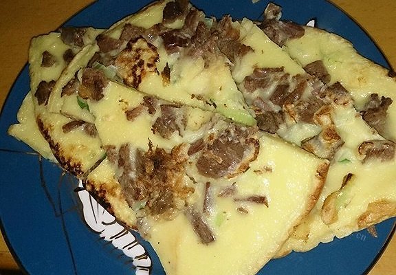 自创中式披萨（牛肉碎鸡蛋饼）