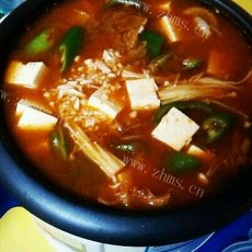 家常版韩式辣白菜豆腐汤