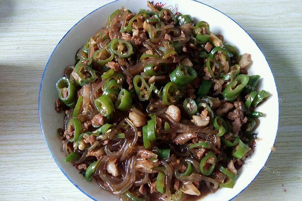 家常版肉沫杭椒粉条