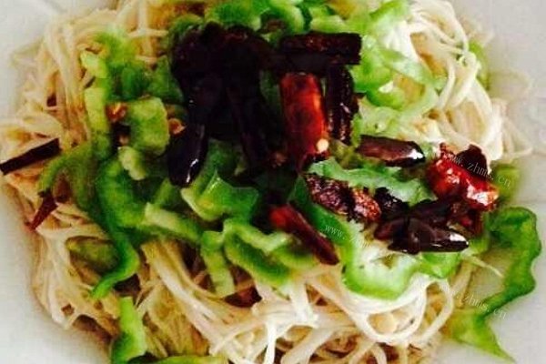 简约版红豆薏米粥  炝拌金针菇