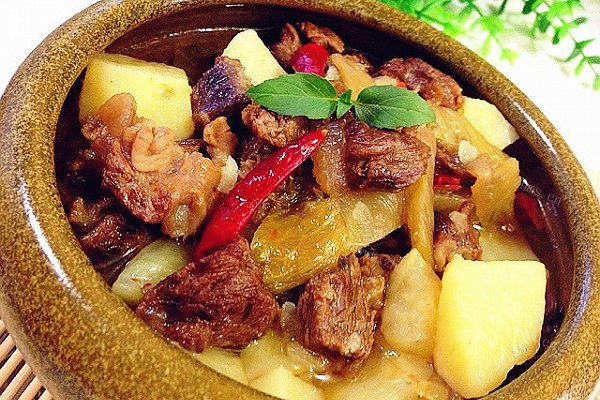 家常酸菜土豆炖牛肉