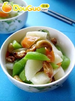 家常菜腰果莴笋炒山药