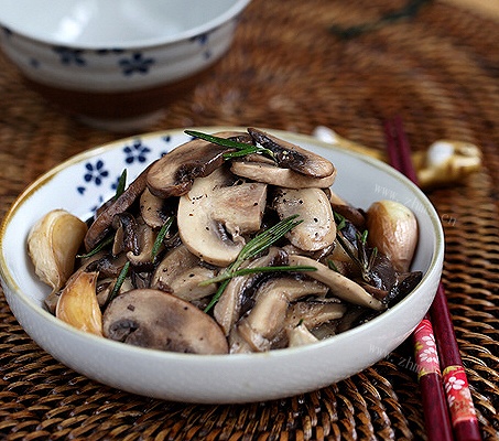 迷迭香黑椒炒杂菌