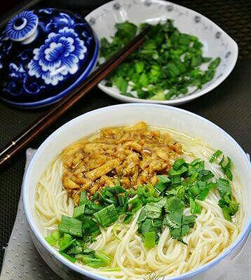 自制鸡脯肉热汤面