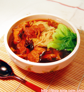 家常浓香牛腩面